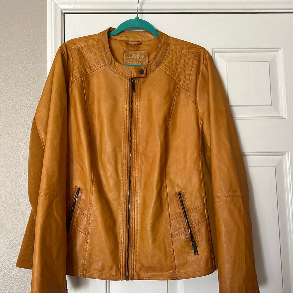 Sebby faux leather jacket. 1X. Gently worn, excellent condition . Amber color